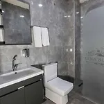 Lina Hotel *
